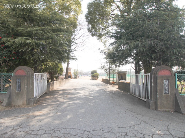 野田市立第一中学校 距離790m