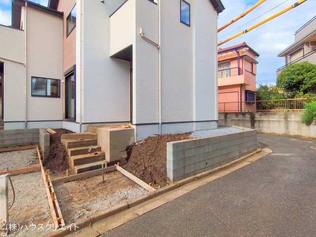 千葉県船橋市松が丘３丁目の新築戸建て外構写真 2025年10月26日撮影