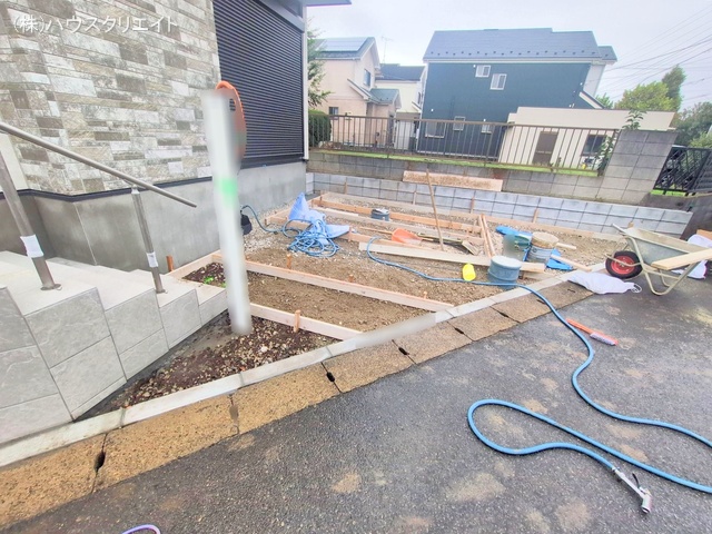 千葉県松戸市中金杉２丁目の新築戸建て外構写真 2025年10月14日撮影