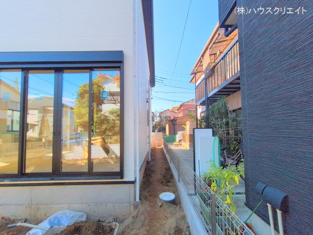 千葉県松戸市西馬橋３丁目の新築戸建て外構写真 2025年11月18日撮影