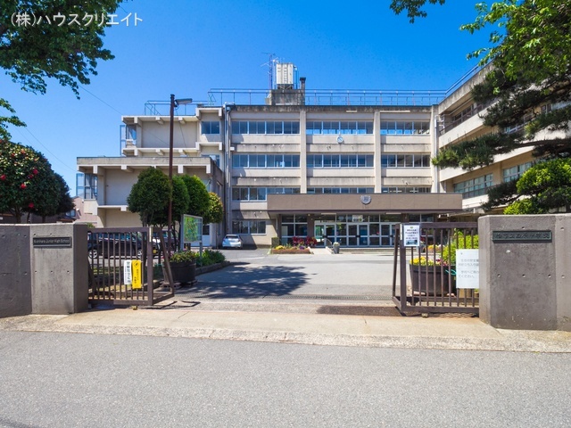 柏市立西原中学校 距離2100m