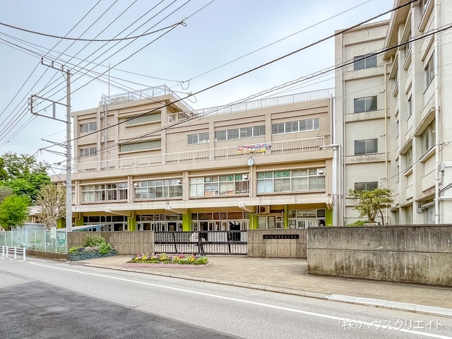 松戸市立六実第三小学校 距離220m