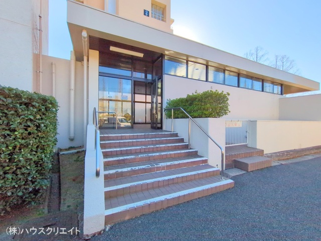 千葉県我孫子市つくし野3丁目のマンション『我孫子ビレジ3号棟』エントランス写真 2025年2月25日撮影