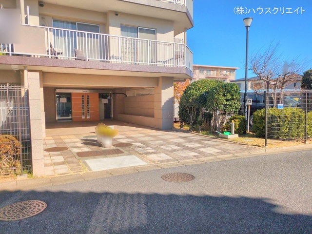 千葉県流山市東初石3丁目のマンション『東初石パークホームズ』エントランス写真 2025年12月9日撮影