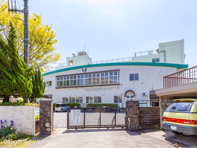 千葉県松戸市二ツ木の新築戸建て周辺 松戸市立小金南中学校　距離750m