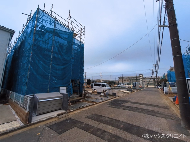千葉県松戸市新松戸６丁目の新築戸建てシート写真 2026年3月1日撮影