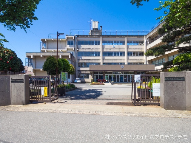 柏市立西原中学校　距離1300m