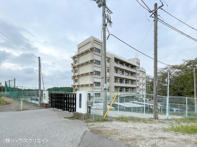 鎌ケ谷市立第四中学校　距離1270m