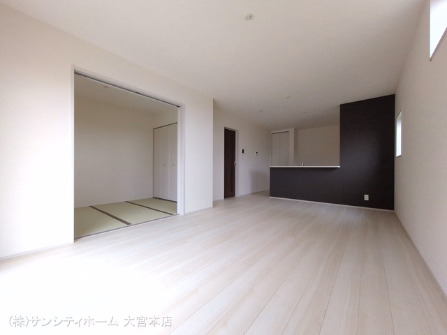 さいたま市岩槻区上野1丁目(戸建)03 リビング