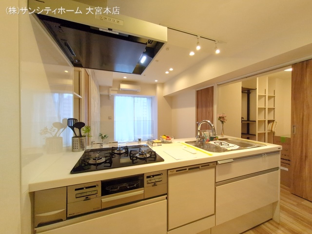 THE　OMIYA　TOWERS キッチン