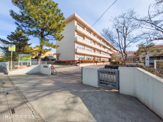 さいたま市立蓮沼小学校　距離680m