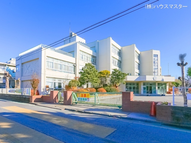 さいたま市立大成小学校 距離710m