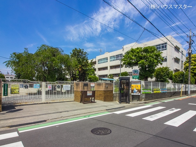 さいたま市立東大成小学校 距離260m