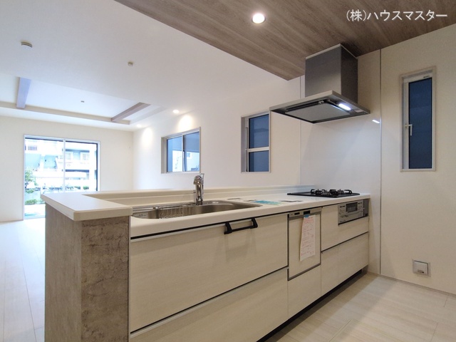埼玉県さいたま市北区東大成町2丁目の新築戸建てキッチン写真 2025年10月8日撮影