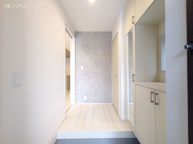埼玉県さいたま市北区東大成町2丁目の新築戸建て玄関写真 2025年10月8日撮影