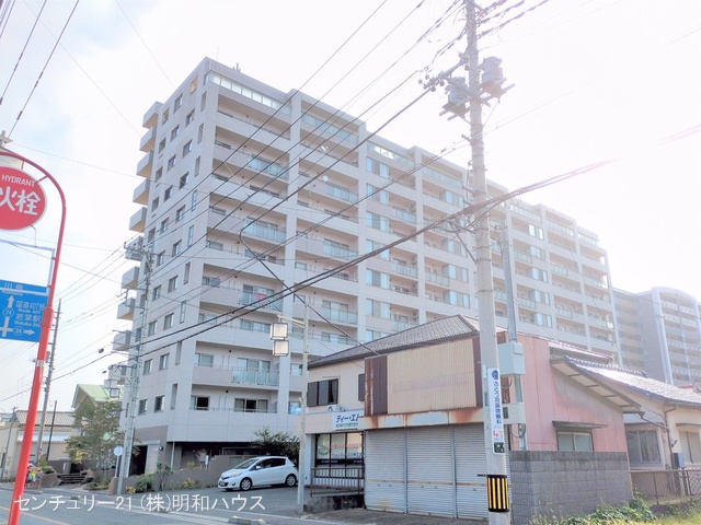 埼玉県坂戸市仲町のマンション『サンライト坂戸仲町』外観写真 2025年8月31日撮影