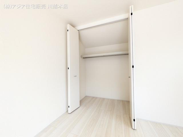 埼玉県川越市仙波町３丁目の新築戸建て収納(ウォークインクローゼット)写真 2025年8月24日撮影
