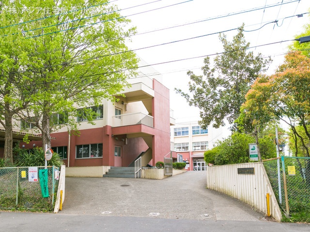 狭山市立狭山台中学校 距離720m