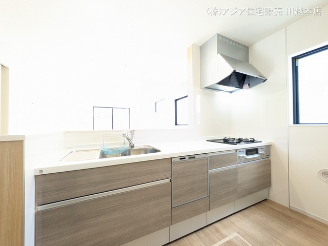 埼玉県川越市宮元町の新築戸建てキッチン写真 2025年8月28日撮影