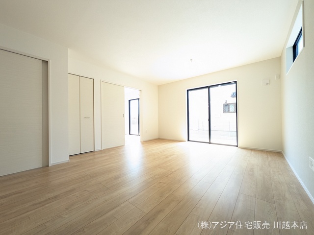 埼玉県川越市宮元町の新築戸建てリビング写真 2025年8月28日撮影