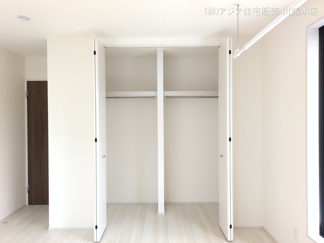 埼玉県狭山市狭山台３丁目の新築戸建て収納(ウォークインクローゼット)写真 2025年9月28日撮影