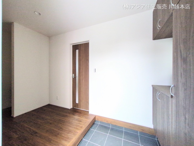 埼玉県川越市大字的場の新築戸建て玄関写真 2025年8月27日撮影