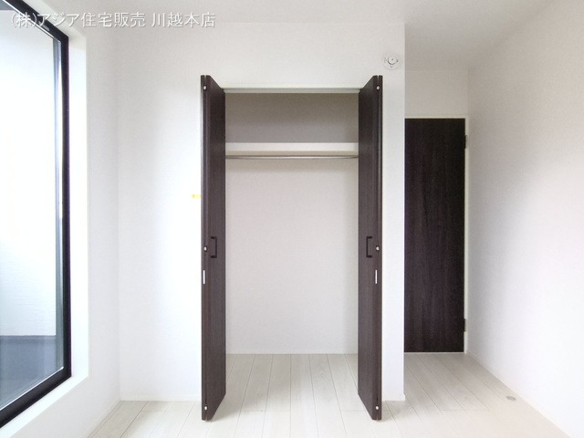 埼玉県川越市小仙波町２丁目の新築戸建て収納(ウォークインクローゼット)写真 2025年9月3日撮影