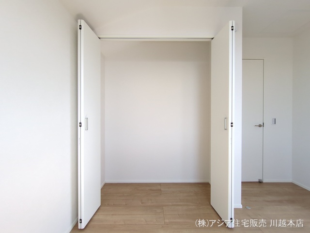 埼玉県川越市熊野町の新築戸建て収納(ウォークインクローゼット)写真 2025年10月1日撮影