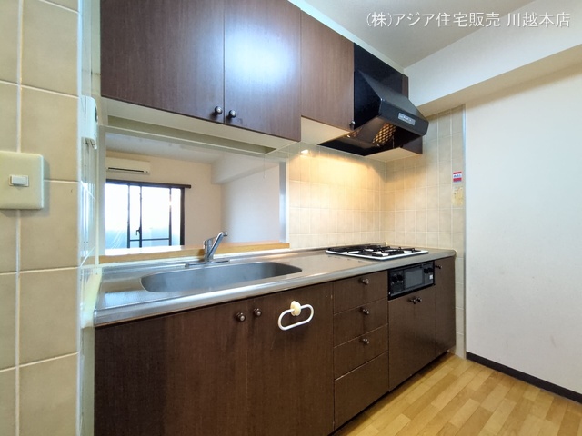 埼玉県坂戸市関間３丁目のマンション『コスモ若葉』キッチン写真 2025年8月25日撮影