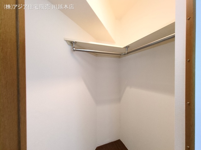 埼玉県富士見市関沢２丁目のマンション『ライオンズガーデン鶴瀬』収納(ウォークインクローゼット)写真 2025年9月15日撮影