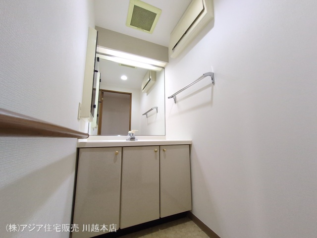 埼玉県富士見市関沢2丁目のマンション『ライオンズガーデン鶴瀬』洗面所写真 2025年9月15日撮影