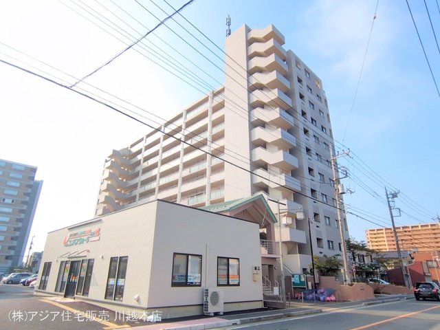 埼玉県坂戸市仲町のマンション『サンライト坂戸仲町』外観写真 2025年8月31日撮影
