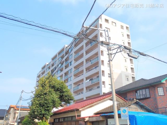 埼玉県坂戸市仲町のマンション『サンライト坂戸仲町』外観写真 2025年8月31日撮影