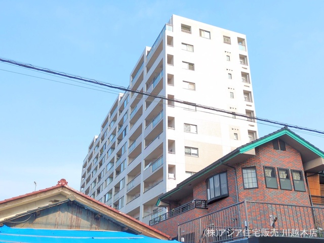 埼玉県坂戸市仲町のマンション『サンライト坂戸仲町』外観写真 2025年8月31日撮影