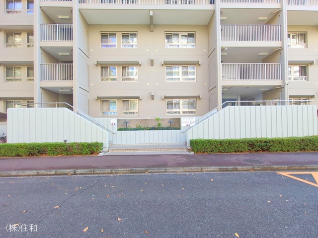 埼玉県志木市館2丁目のマンション『志木ニュータウン中央の森弐番街4号棟』外観写真 2024年11月21日撮影