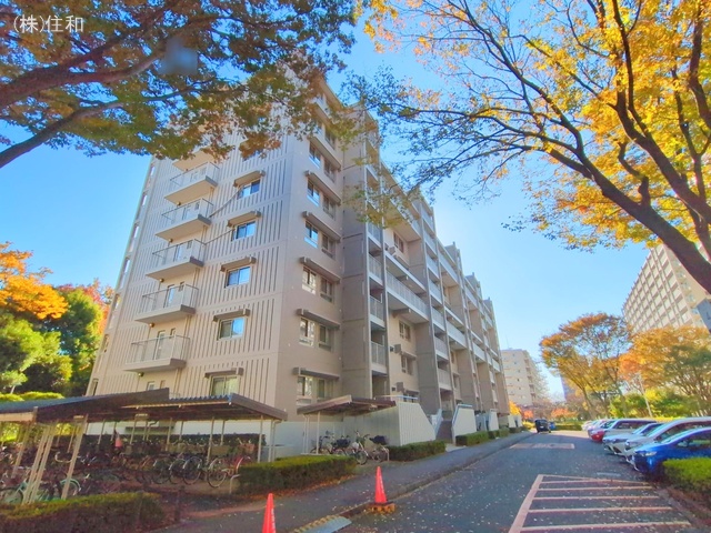 埼玉県志木市館2丁目のマンション『志木ニュータウン中央の森弐番街4号棟』外観写真 2024年11月21日撮影
