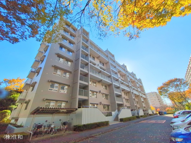 埼玉県志木市館2丁目のマンション『志木ニュータウン中央の森弐番街4号棟』外観写真 2024年11月21日撮影