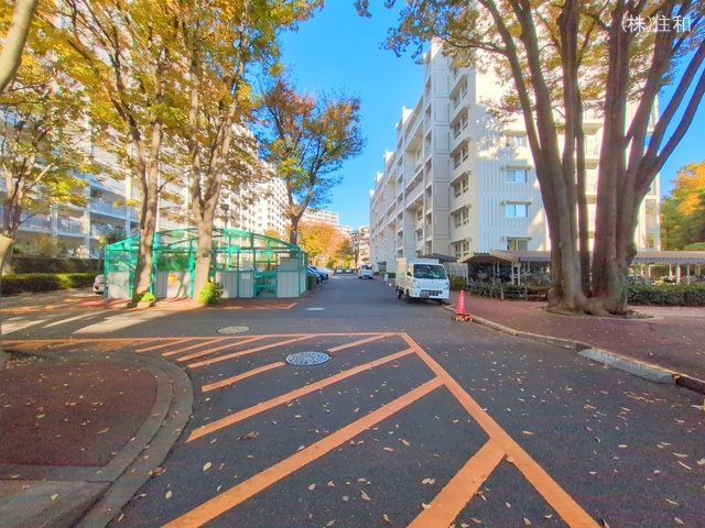 埼玉県志木市館2丁目のマンション『志木ニュータウン中央の森弐番街4号棟』外観写真 2024年11月21日撮影