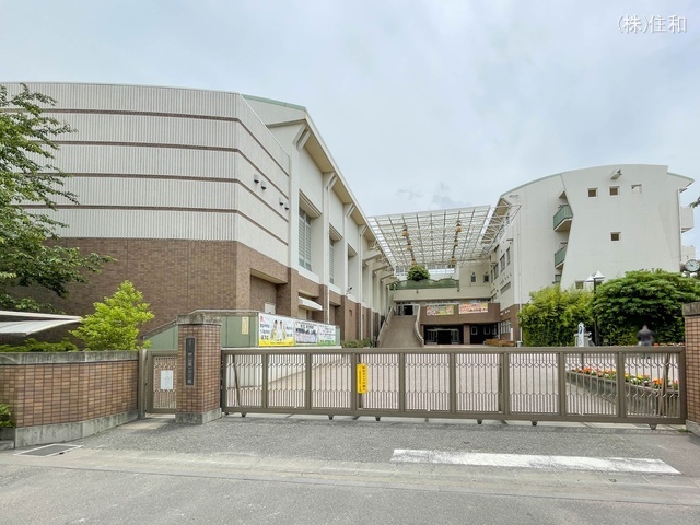 朝霞市立朝霞第一中学校 距離650m