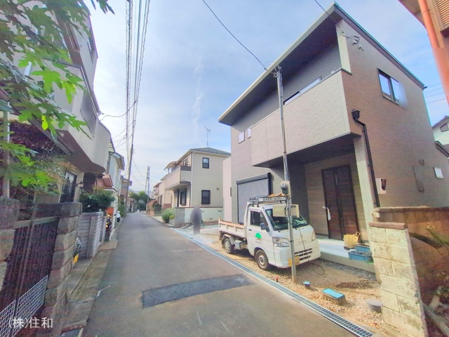 埼玉県ふじみ野市桜ケ丘３丁目の新築戸建て外構写真 2025年10月28日撮影