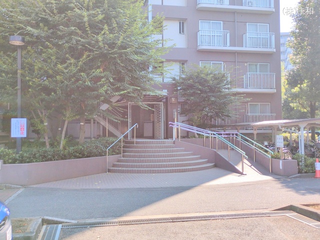 埼玉県入間郡三芳町大字藤久保のマンション『朝日センチュリーみずほ台E棟』エントランス写真 2025年8月31日撮影