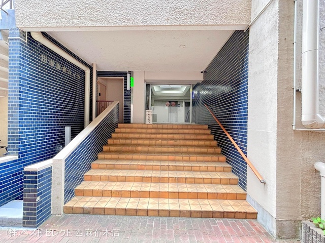東京都大田区田園調布１丁目のマンション『田園調布ハイツ』外観写真 2024年7月24日撮影