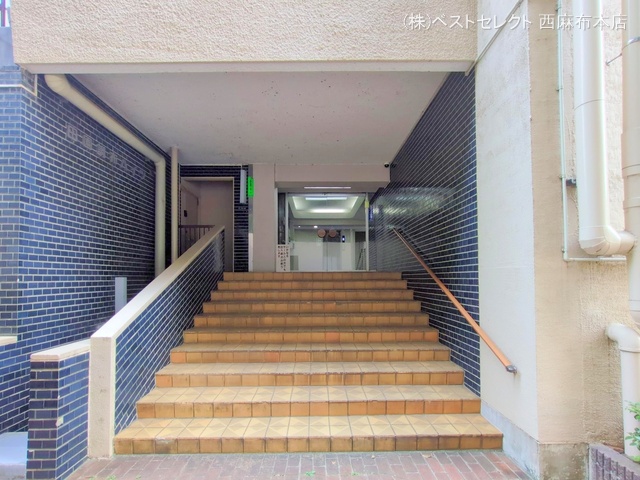 東京都大田区田園調布１丁目のマンション『田園調布ハイツ』エントランス写真 2025年8月5日撮影