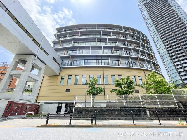 港区立赤坂小学校 距離1080m
