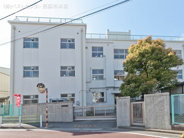 大田区立東蒲小学校　距離260m