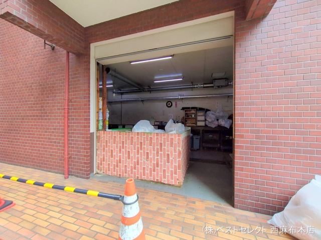 東京都港区芝浦4丁目のマンション『グランドパレス田町』外観写真 2025年8月6日撮影