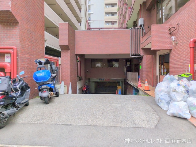 東京都港区芝浦4丁目のマンション『グランドパレス田町』外観写真 2025年8月6日撮影