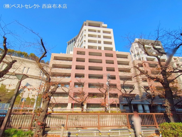 東京都目黒区大橋１丁目のマンション『クオリア目黒大橋ウエスト』外観写真 2025年12月16日撮影