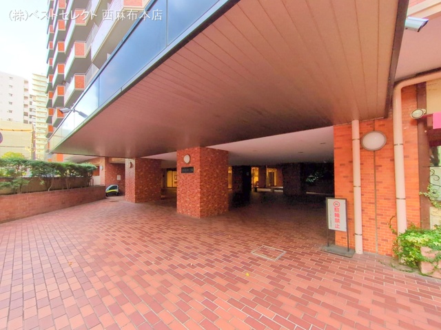 東京都港区三田５丁目のマンション『シャンボール三田』外観写真 2024年12月3日撮影