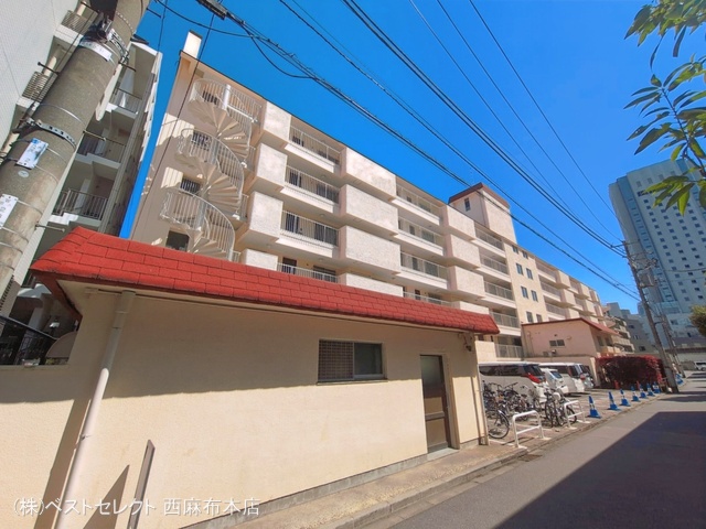 東京都新宿区百人町２丁目のマンション『大久保ハウス』外観写真 2026年4月7日撮影